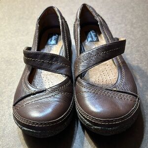 Clark’s Artisan Women’s Loafers Brown Size 7